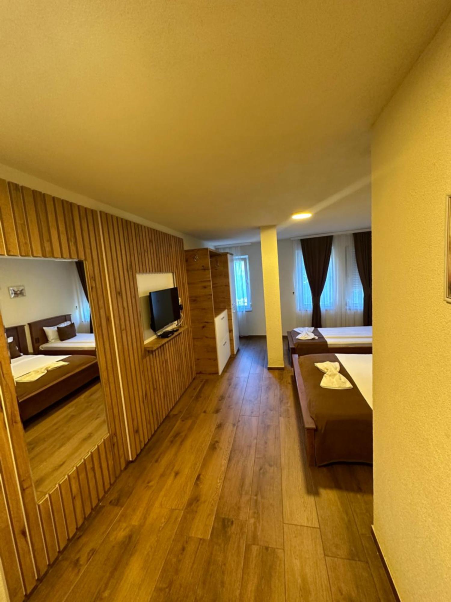 Hotel Panorama Rugove Peć Eksteriør billede