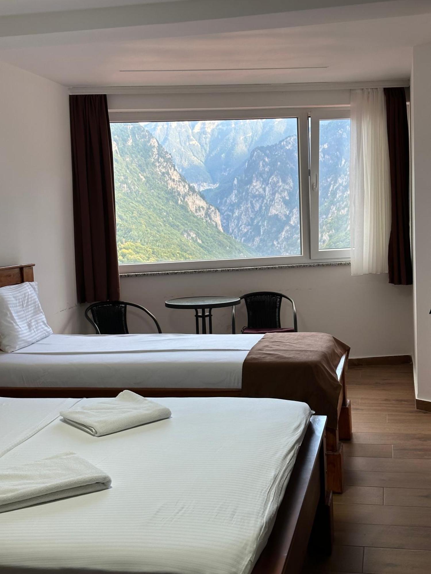 Hotel Panorama Rugove Peć Eksteriør billede